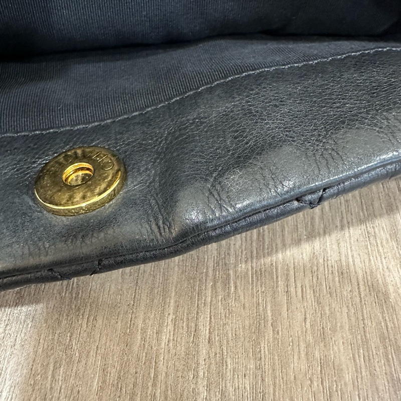 Chanel黑金牛皮皮穿鏈飾邊肩背口蓋包Chain Around-43