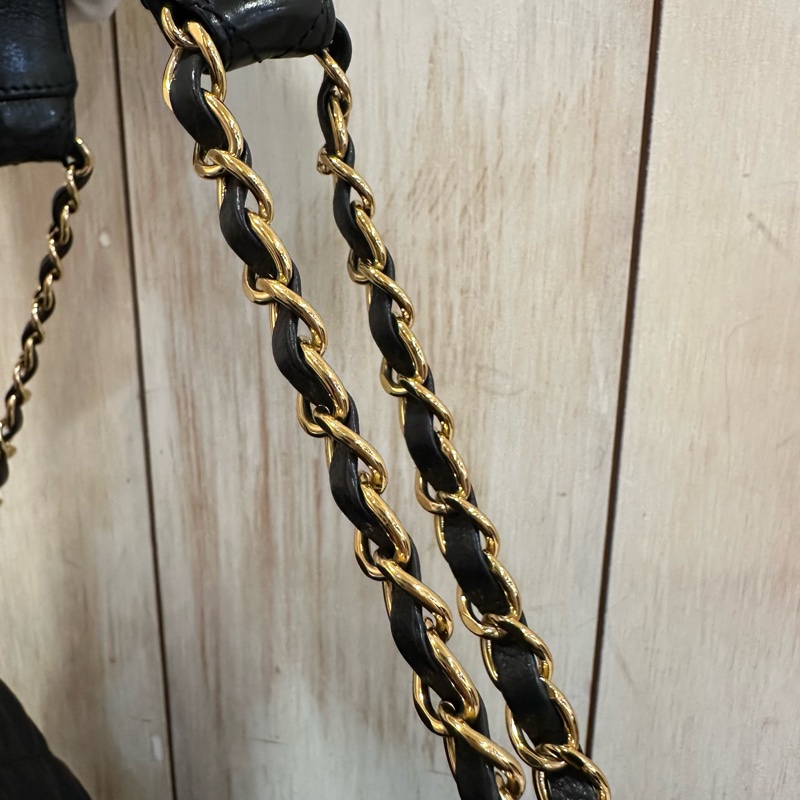 Chanel黑金牛皮皮穿鏈飾邊肩背口蓋包Chain Around-49