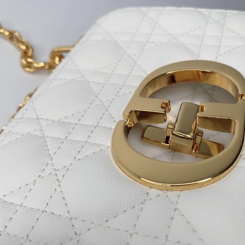 DIOR CARO白色藤格紋鍊帶斜背包-6