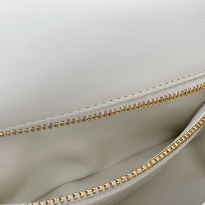 DIOR CARO白色藤格紋鍊帶斜背包-9