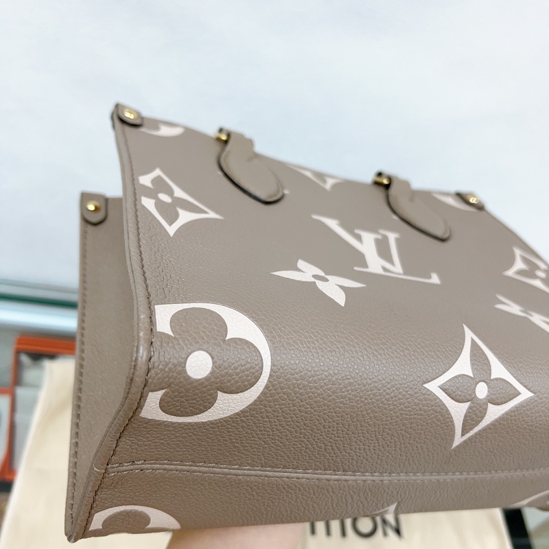 (已出❌) Lv on the go pm tote 大象灰拼色托特包 小號 M45779-3