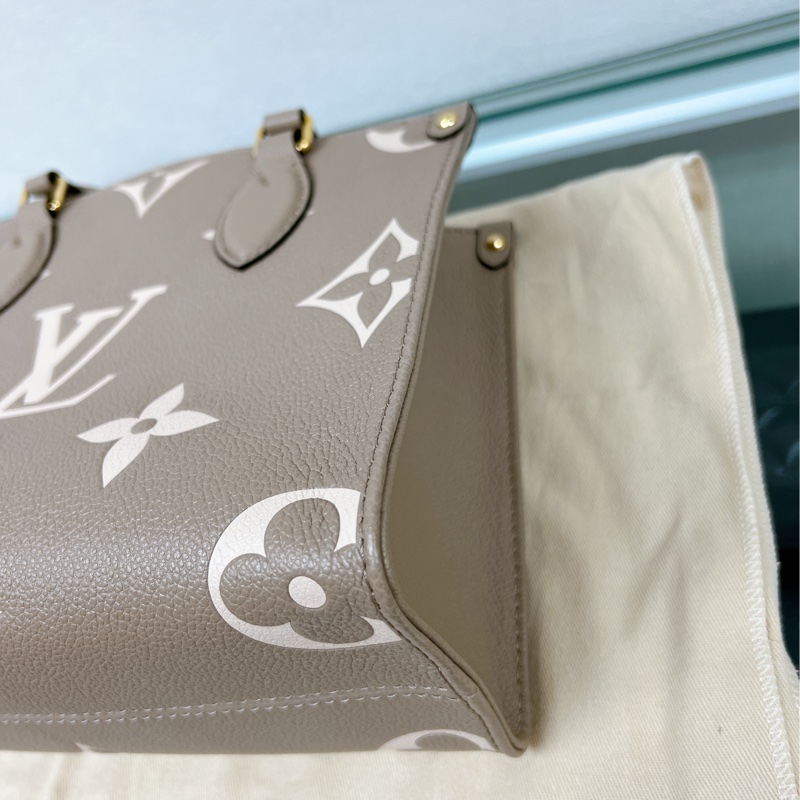 (已出❌) Lv on the go pm tote 大象灰拼色托特包 小號 M45779-6