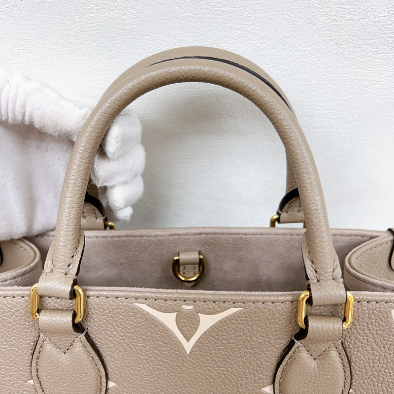 (已出❌) Lv on the go pm tote 大象灰拼色托特包 小號 M45779-7