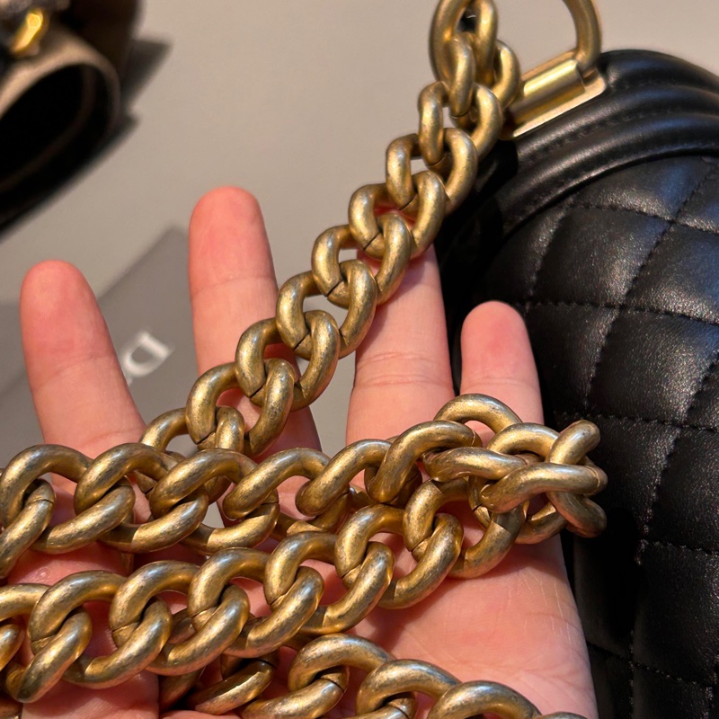 （已售出謝謝支持）Chanel 香奈兒 LEBOY黑金羊皮 中號 保卡 27開-3
