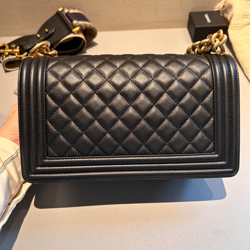 （已售出謝謝支持）Chanel 香奈兒 LEBOY黑金羊皮 中號 保卡 27開-5