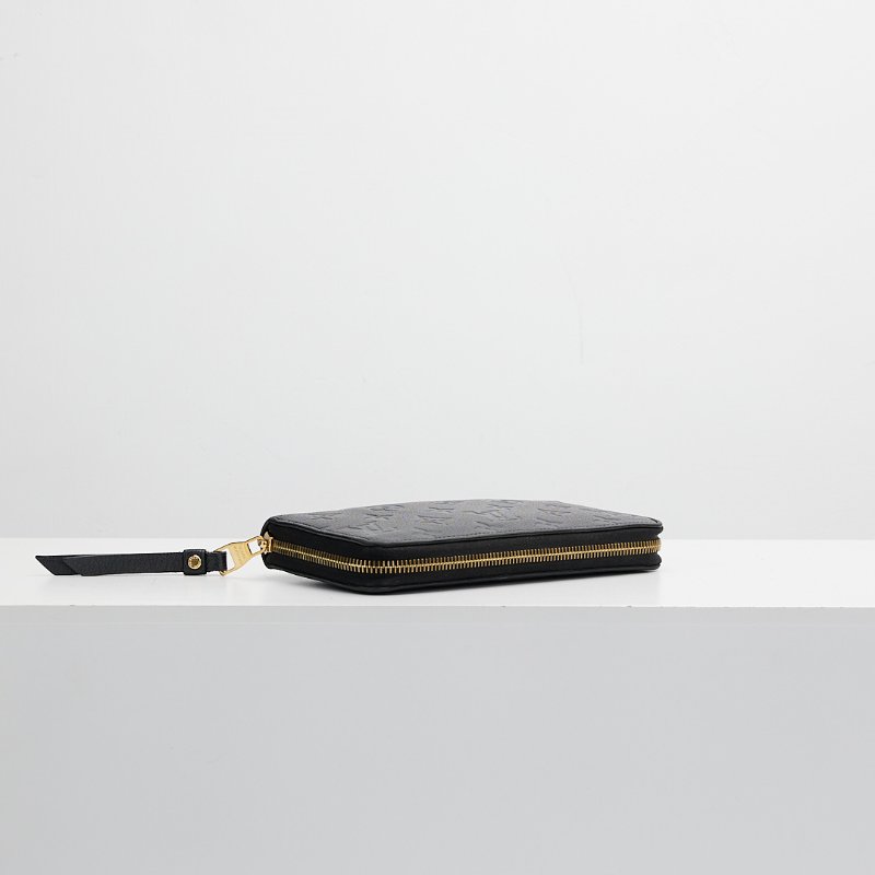 Lv壓紋拉鍊長夾-5