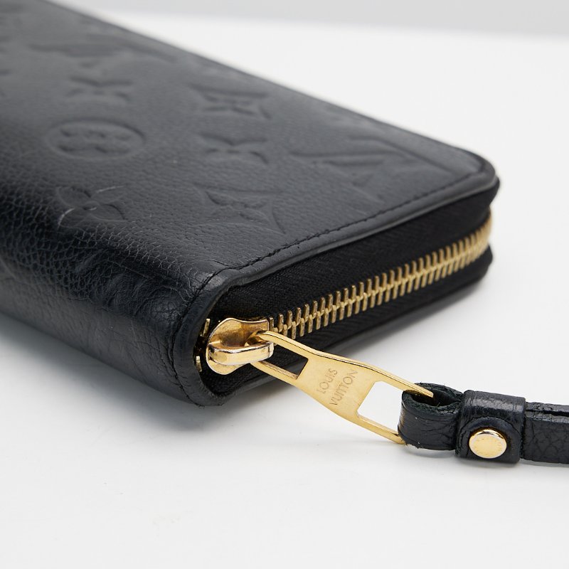 Lv壓紋拉鍊長夾-17