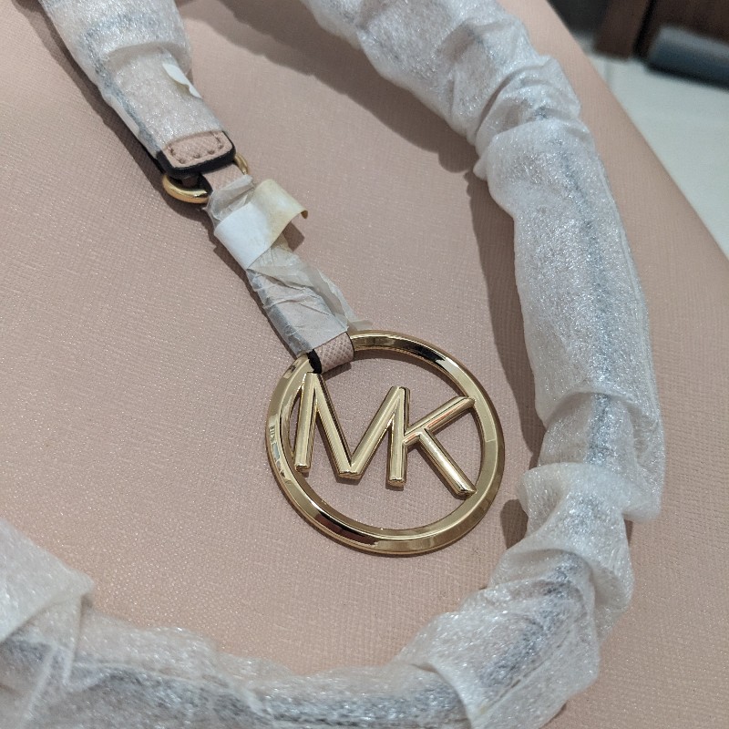 Michael Kors Jet Set Travel 防刮牛皮拉鍊托特包(中/粉裸色)-3