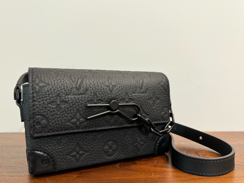 LOUIS VUITTON LV STEAMER男隨身包-3