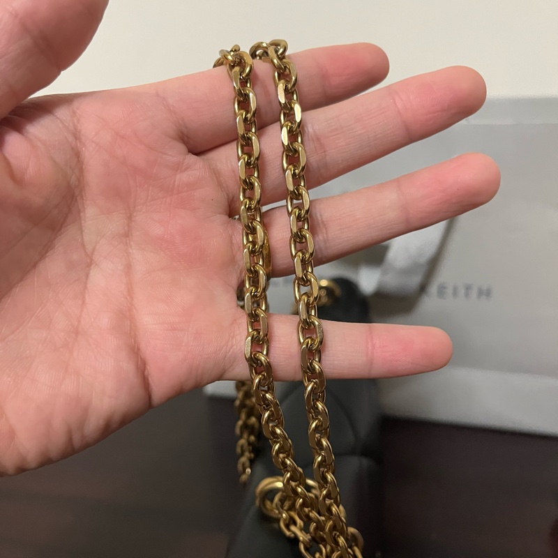 Charles & Keith Paffuto 菱格鏈條長夾 黑金色-15