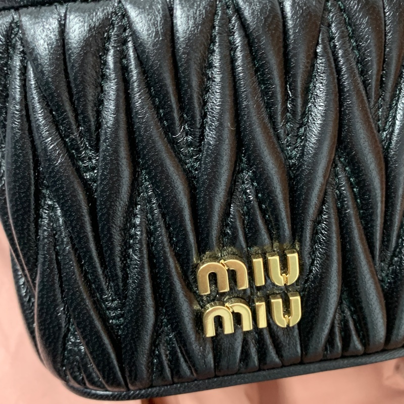 甜甜出~近新Miu Miu Matelassé 納帕皮革小巧手袋(手機無法入）-5