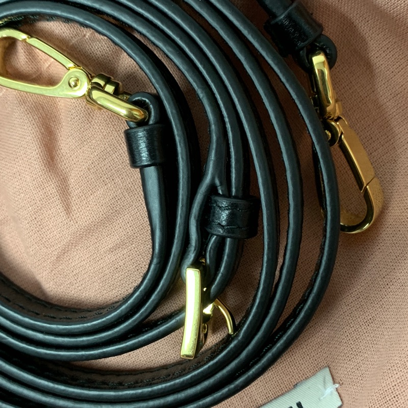 甜甜出~近新Miu Miu Matelassé 納帕皮革小巧手袋(手機無法入）-7