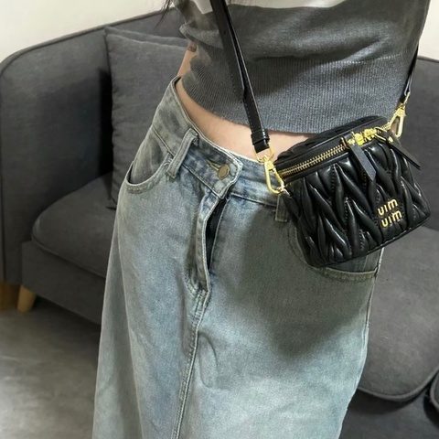 甜甜出~近新Miu Miu Matelassé 納帕皮革小巧手袋(手機無法入）