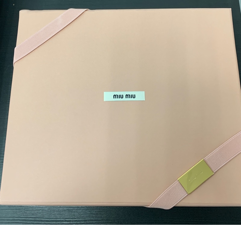 甜甜出~近新Miu Miu Matelassé 納帕皮革小巧手袋(手機無法入）-10