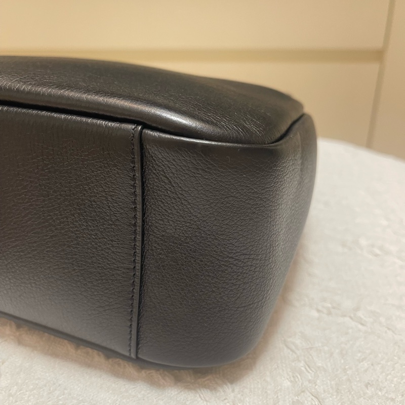 YSL LE 5 À 7小型粒面皮革柔軟手袋  黑金 Hobo (BP Rosé 御用款）-14