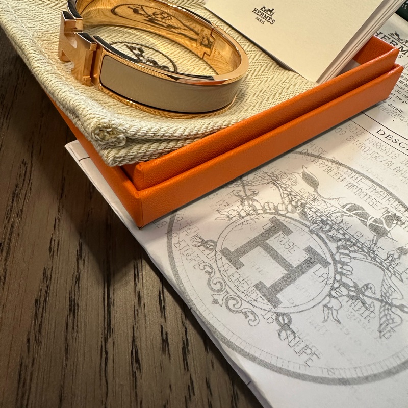 全新愛馬仕Hermes人氣經典logo H 琺瑯手環，保護膜仍貼著-7