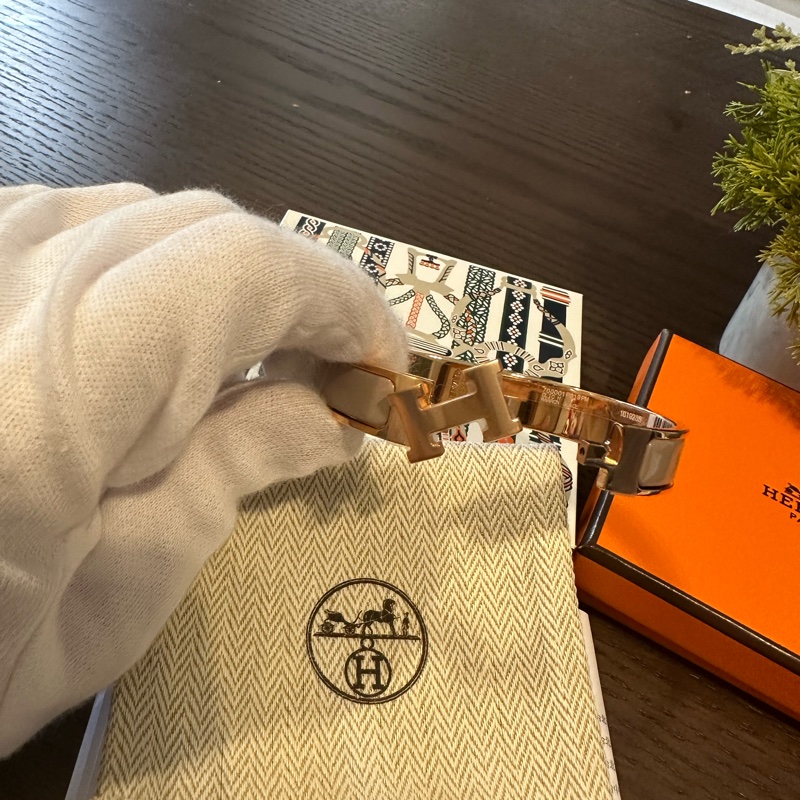 全新愛馬仕Hermes人氣經典logo H 琺瑯手環，保護膜仍貼著-13