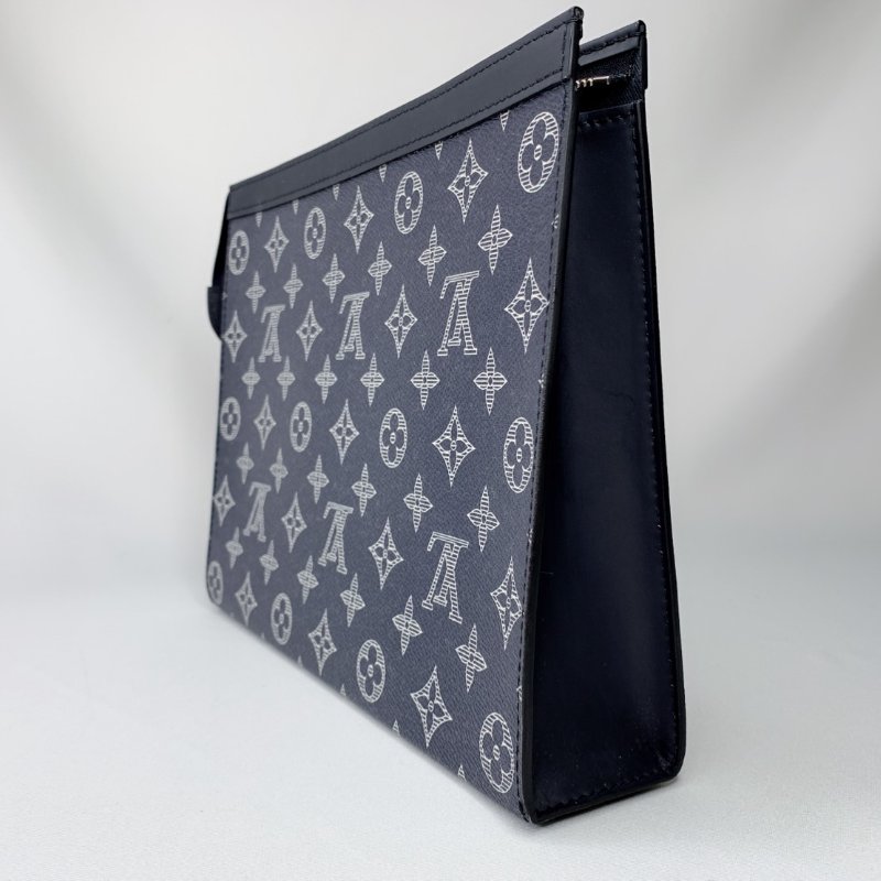 LV POCHETTE VOYAGE獅子手拿包-4