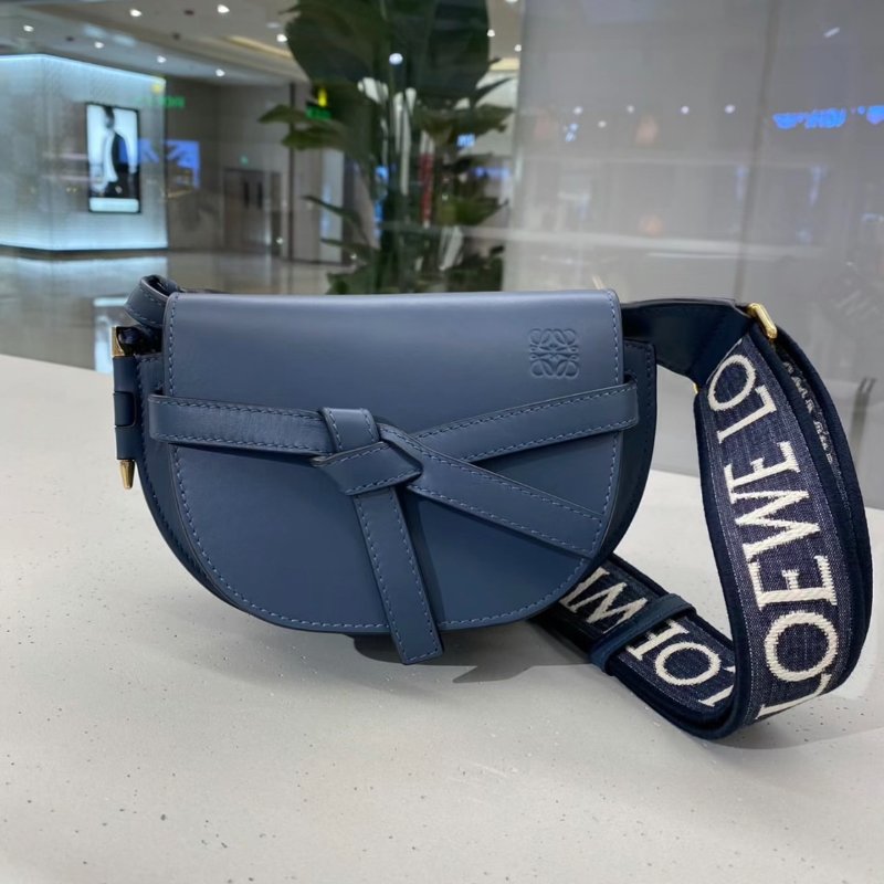 "限時降價"-Loewe 柔軟小牛皮緹花迷你 Gate 包 瑪瑙藍《2024季度新品》-3