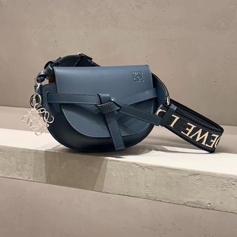 "限時降價"-Loewe 柔軟小牛皮緹花迷你 Gate 包 瑪瑙藍《2024季度新品》-5