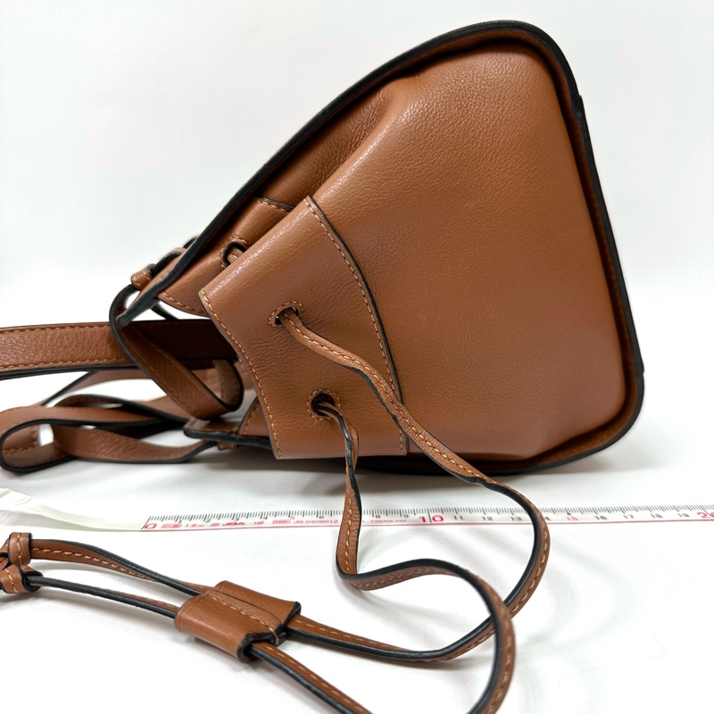 Loewe mini Hammock紅棕色牛皮水桶包 88-350-4