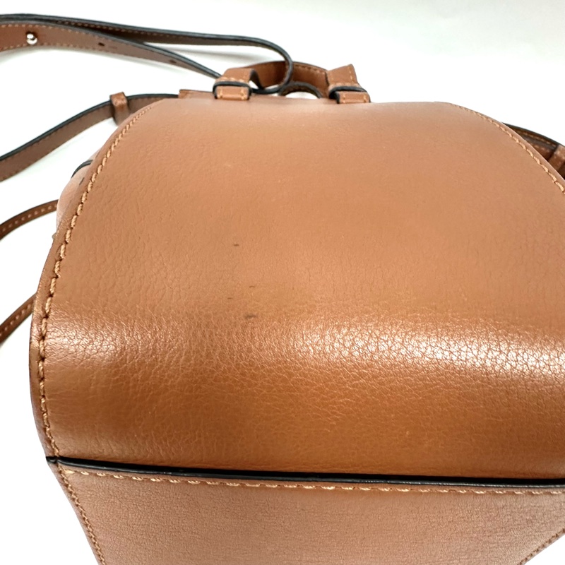Loewe mini Hammock紅棕色牛皮水桶包 88-350-6