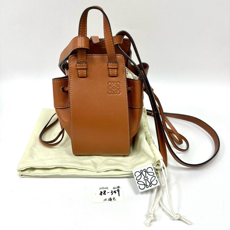 Loewe mini Hammock紅棕色牛皮水桶包 88-350-11