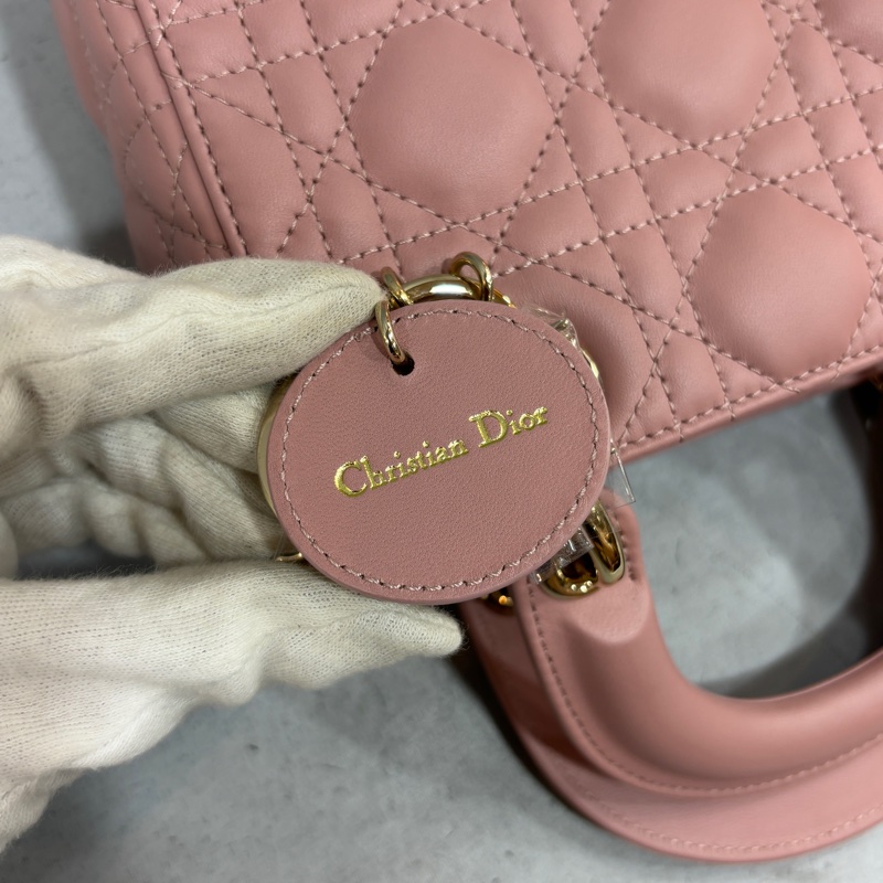 Dior 乾燥玫瑰粉羊皮金鏈迷你黛妃Mini Lady Dior斜背包-16