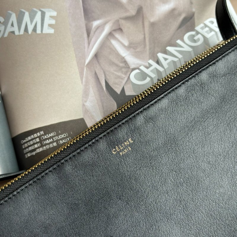 ::CELINE:: TRIO 黑色小款 經典羊革三層斜背包-2