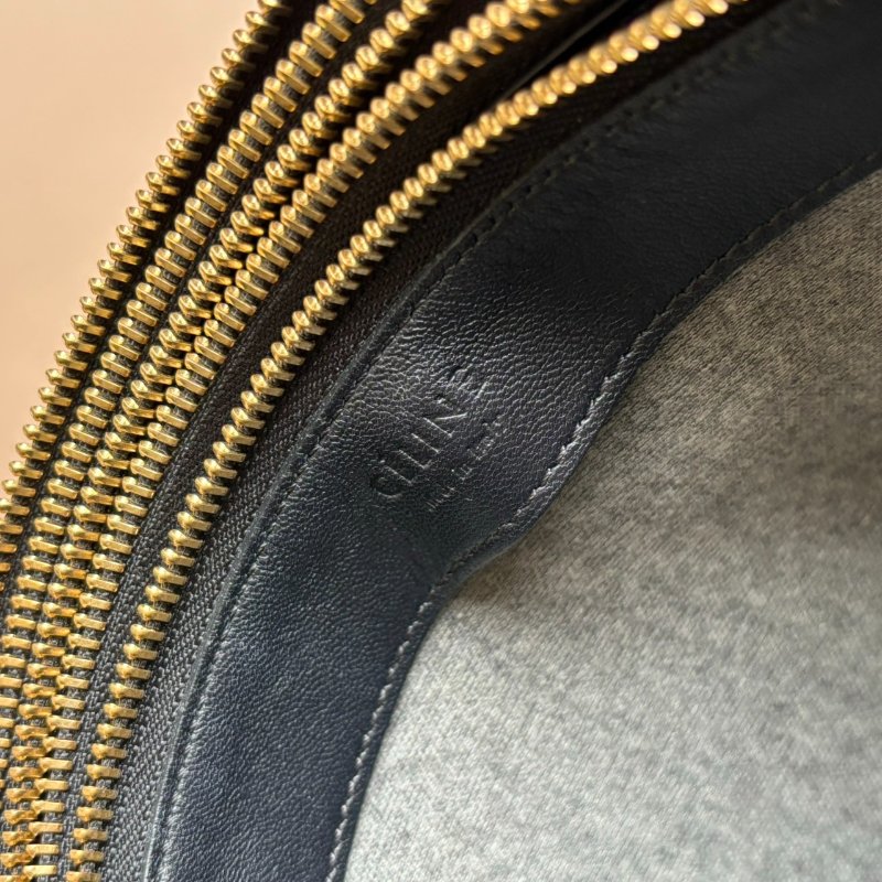 ::CELINE:: TRIO 黑色小款 經典羊革三層斜背包-10