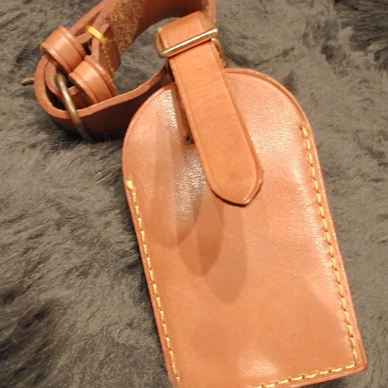 降價日本帶回正品LV行李皮吊牌加鑰匙圈-9