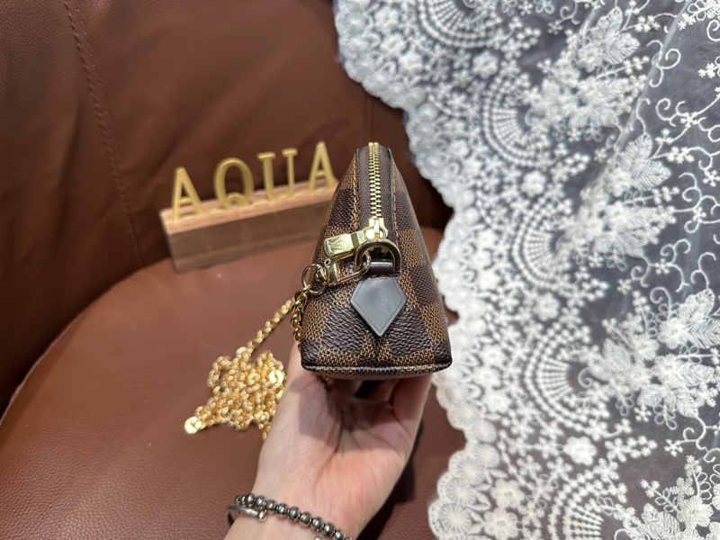 Louis Vuitton LV Cosmetic Pouch PM 棋盤化妝包-6