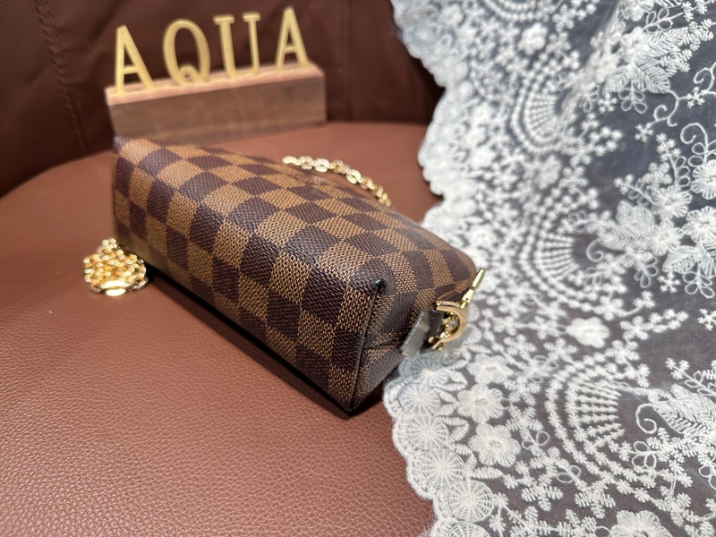 Louis Vuitton LV Cosmetic Pouch PM 棋盤化妝包-11