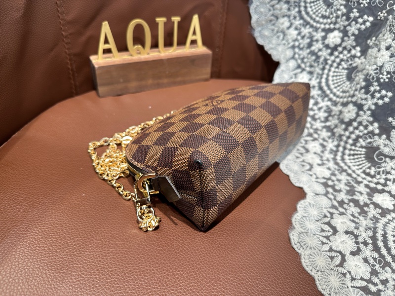 Louis Vuitton LV Cosmetic Pouch PM 棋盤化妝包-12