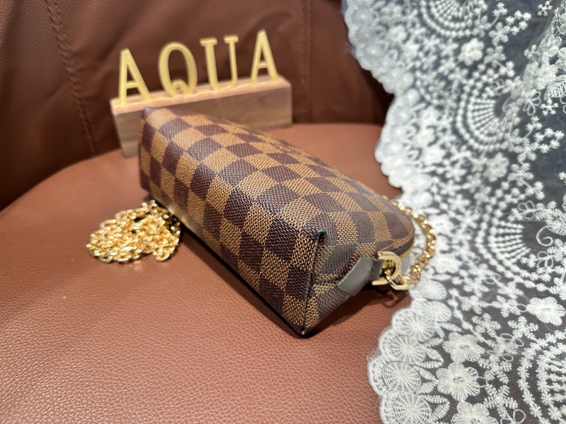 Louis Vuitton LV Cosmetic Pouch PM 棋盤化妝包-13