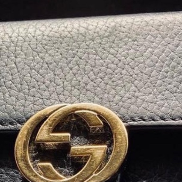 Gucci 黑金 零錢區 明顯使用痕跡 logo磨損使用痕跡 短夾 皮夾 卡夾-32