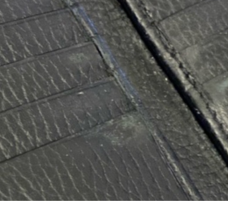 Gucci 黑金 零錢區 明顯使用痕跡 logo磨損使用痕跡 短夾 皮夾 卡夾-35