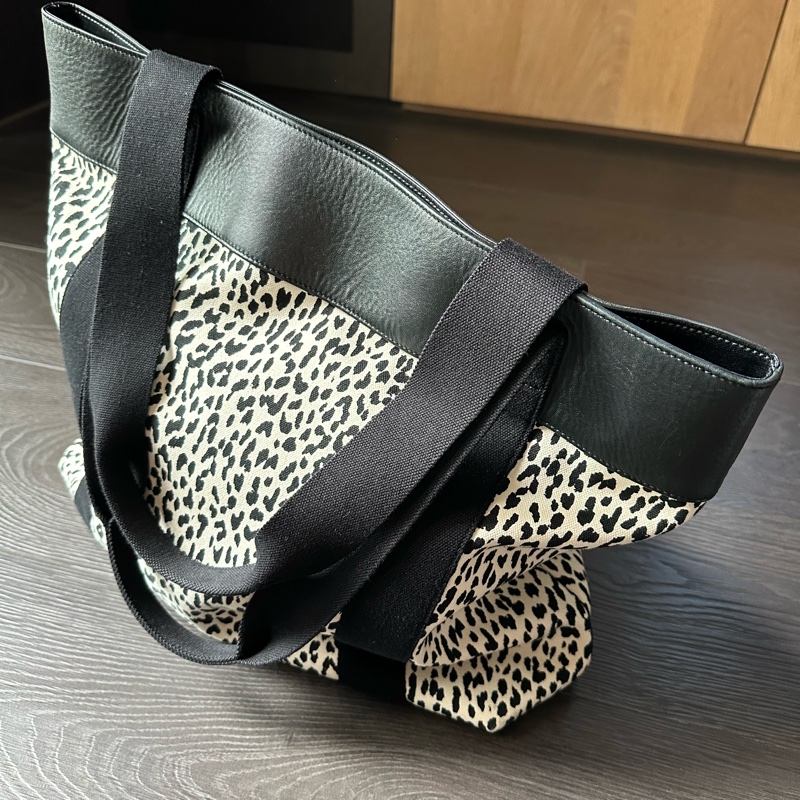 YSL 豹紋托特包-5