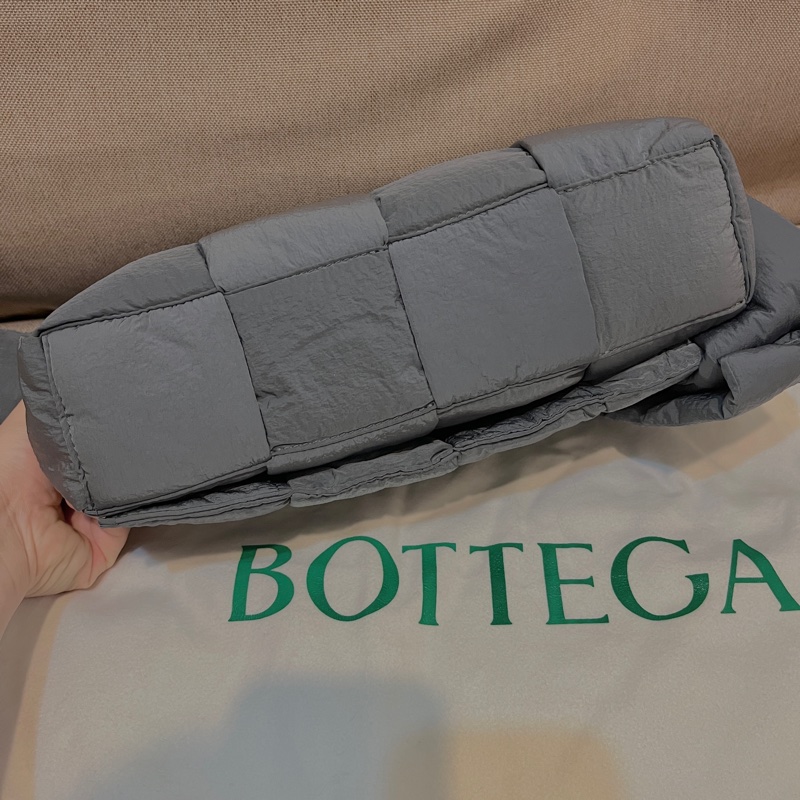 BOTTEGA VENETA  大編織 尼龍肩背包-1