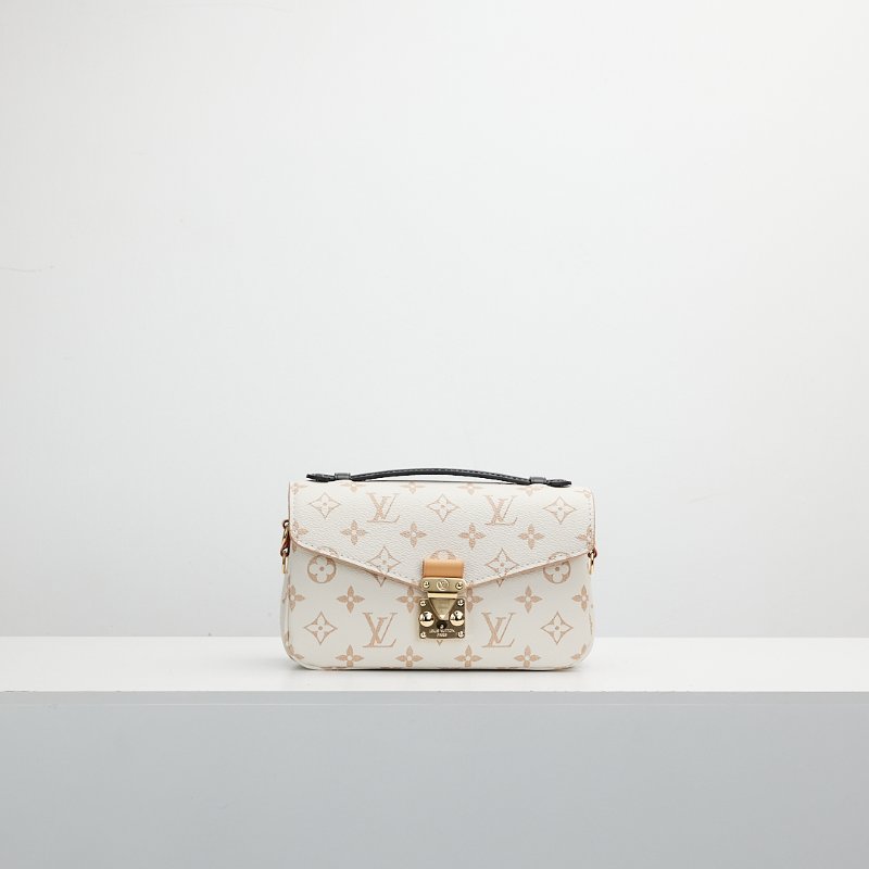 Lv east west 新款郵差包/沙丘色-1