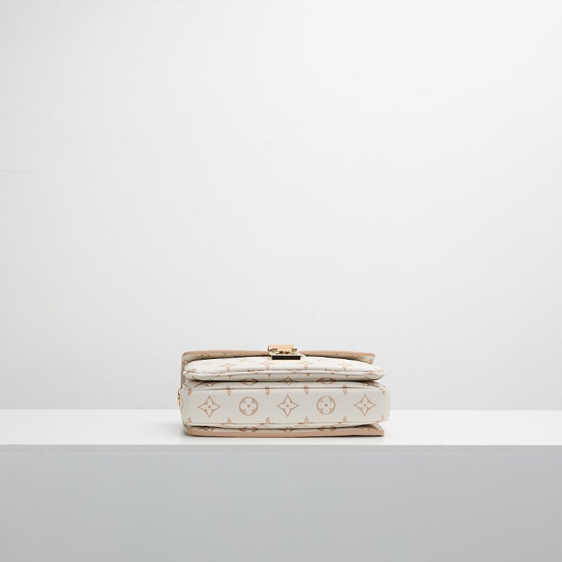 Lv east west 新款郵差包/沙丘色-8