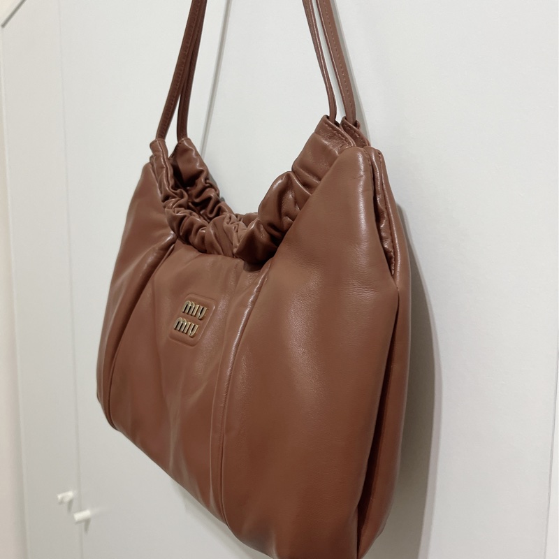 miu miu 日本限定款肩背包 附品牌防塵袋-1