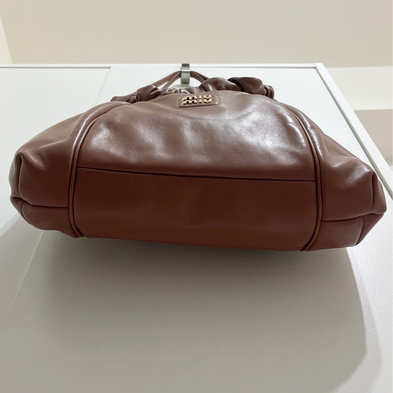 miu miu 日本限定款肩背包 附品牌防塵袋-4