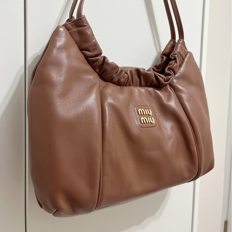 miu miu 日本限定款肩背包 附品牌防塵袋-8