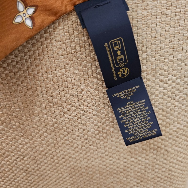 Louise Vuitton 2024🐉龍🐲年 龍騰圖樣twilly長絲巾 全新-9
