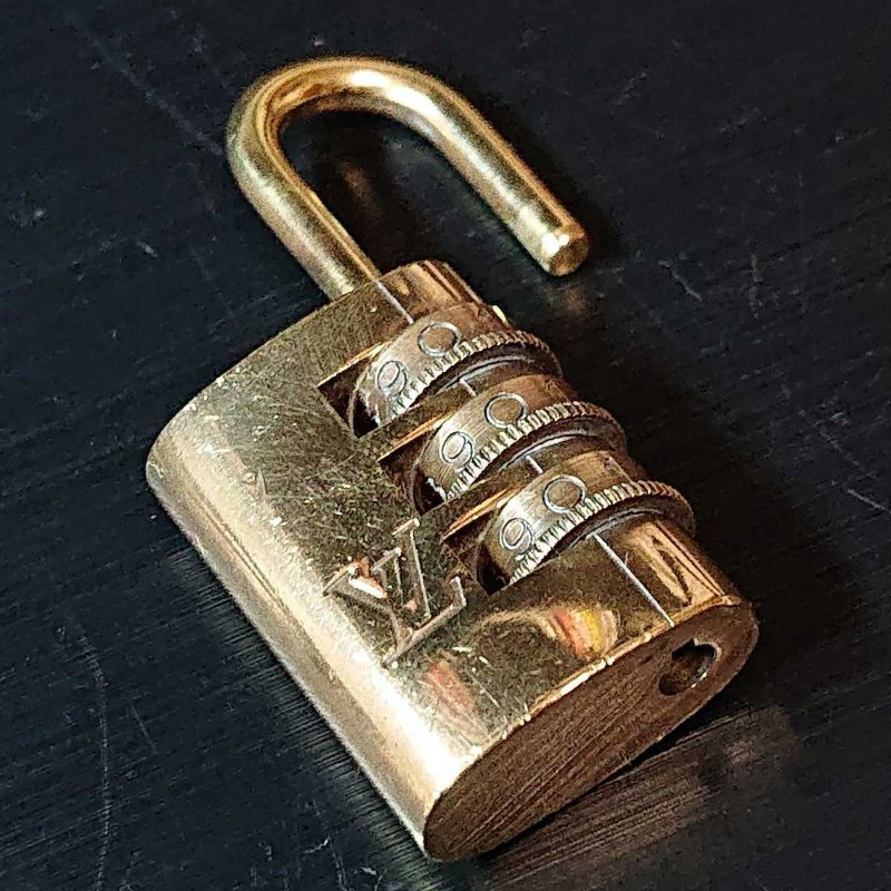 LOUIS VUITTON 路易威登 密碼鎖鑰匙圈 稀有絕版品-1