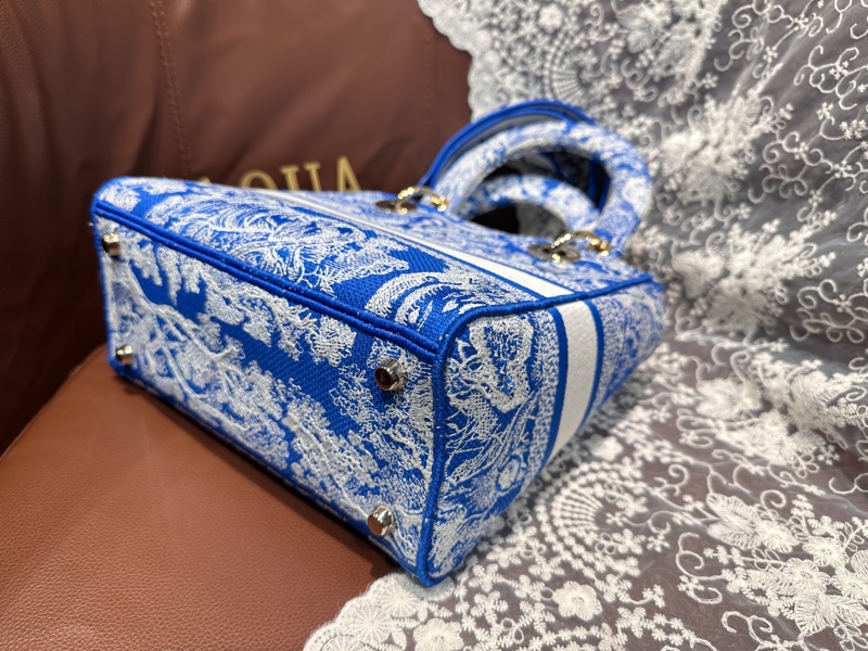 Dior Lady D-Lite Medium 藍白刺繡青花瓷-13