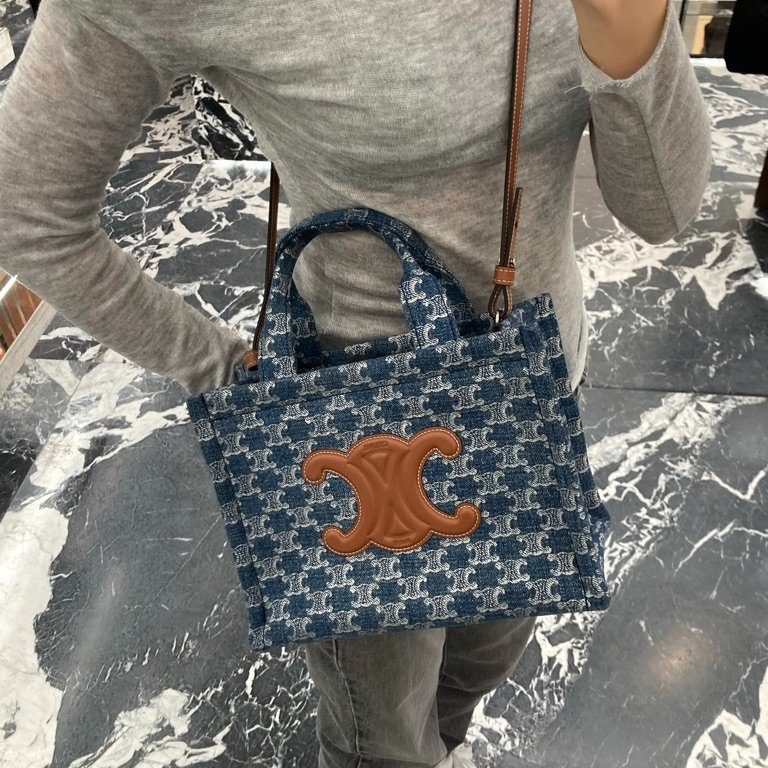 Celine 199162 凱旋門圖紋丹寧牛仔小型 Cabas Thais包 付可斜背長肩帶《2024季度新品》-3