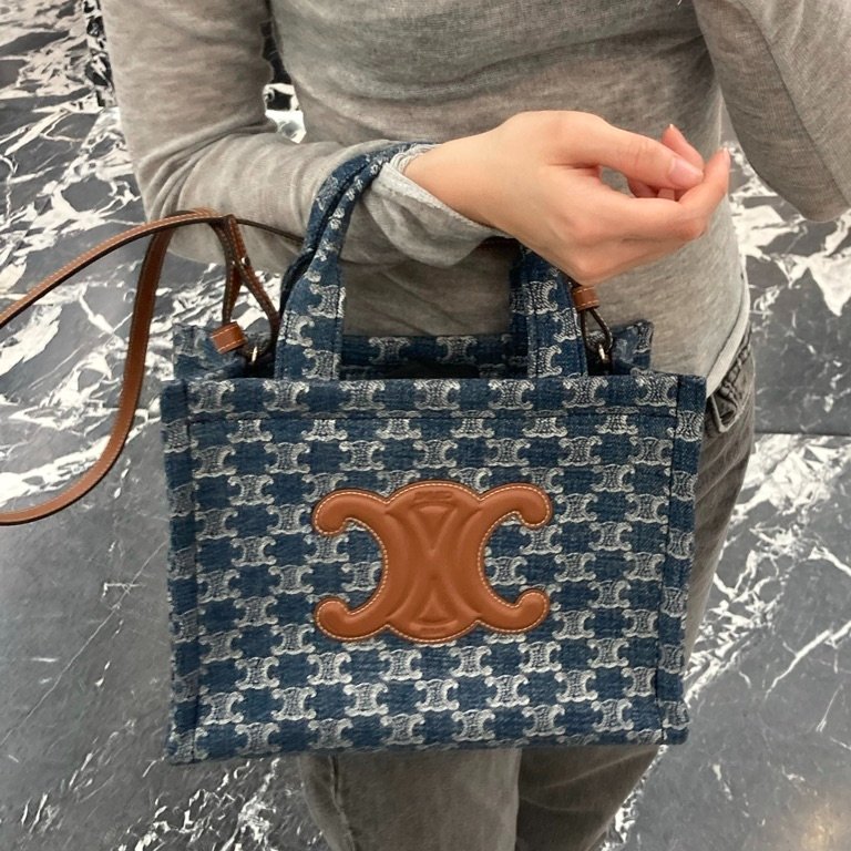 Celine 199162 凱旋門圖紋丹寧牛仔小型 Cabas Thais包 付可斜背長肩帶《2024季度新品》-4