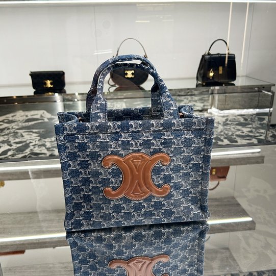 Celine 199162 凱旋門圖紋丹寧牛仔小型 Cabas Thais包 付可斜背長肩帶《2024季度新品》-5